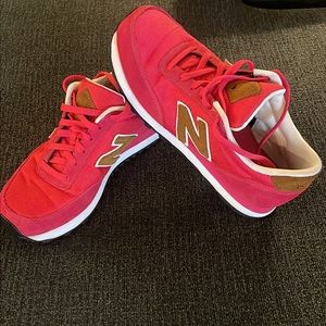 New Balance Women’s PINK 501 Classic Running Shoes. Women’s sz 10.